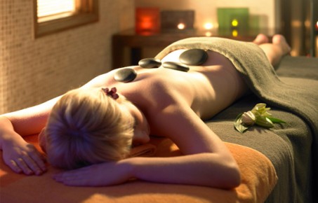 Massage Thư Giãn Bấm Huyệt Đá Nóng Kết Hợp Tan Mỡ Vùng Bụng - Eo - Đùi tại World Spa